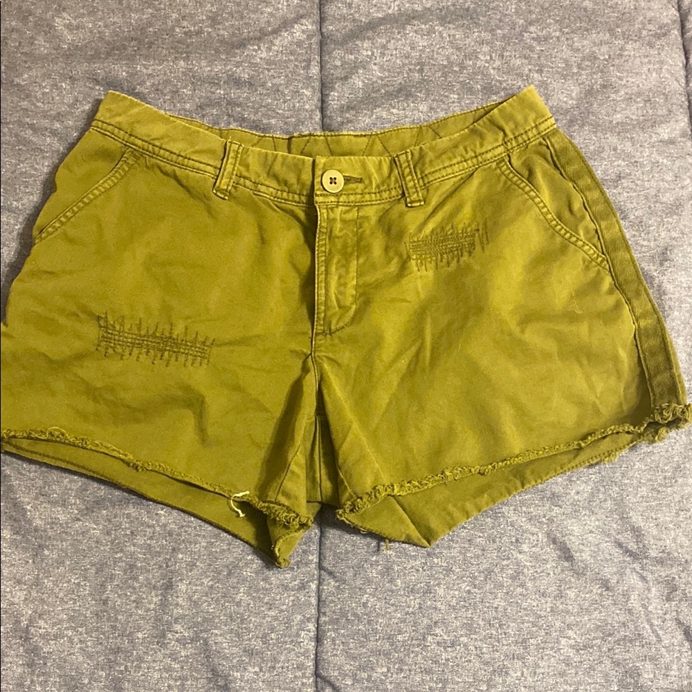 Time and Tru Olive Cargo Shorts